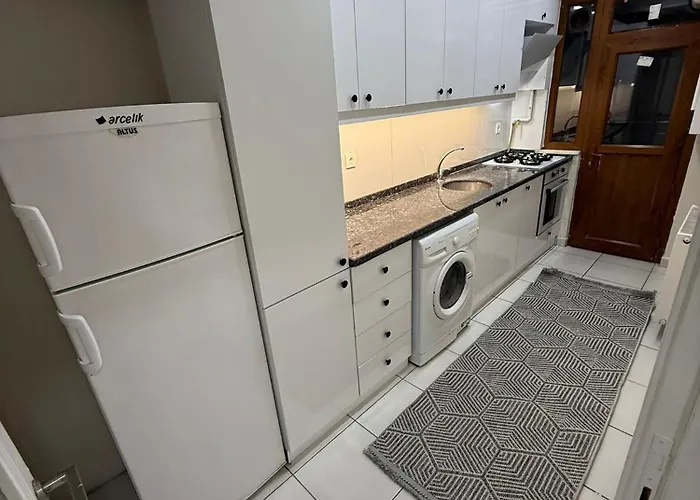 Isra 4 * Κωνσταντινούπολη